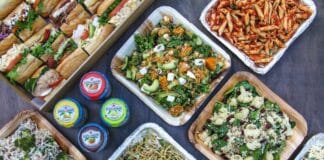 Fit smoothie mleczne z owocami jagodowymi