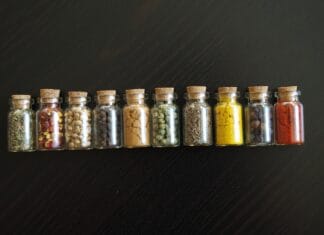 Placki ziemniaczane z serem i kwaśną śmietaną