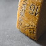 Jak odróżnić prawdziwy ser od produktu seropodobnego? Checklista składników